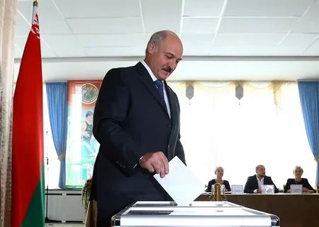 Коронавірус не на часі: Білорусь проведе президентські вибори