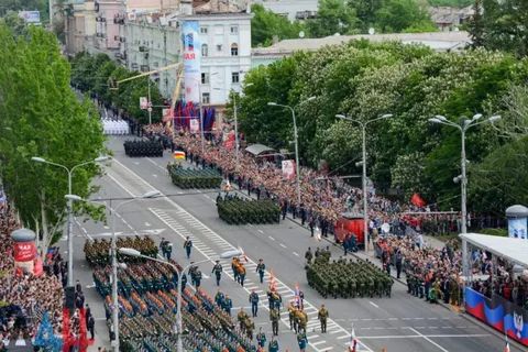 Порошенко вважає російське «побєдобєсіє» інструментом гібридної війни проти України та Європи