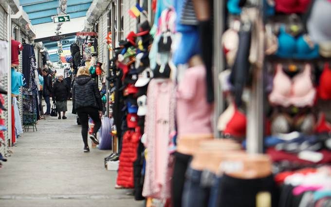 Уряд Шмигаля дозволив відкрити непродовольчі ринки