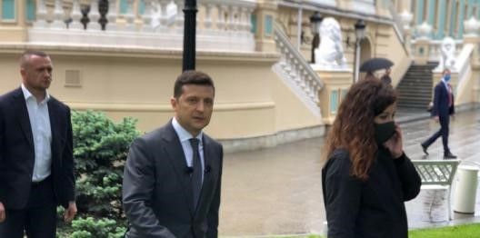 Може навіть сьогодні: Зеленський обіцяє підписати антиколомойський закон