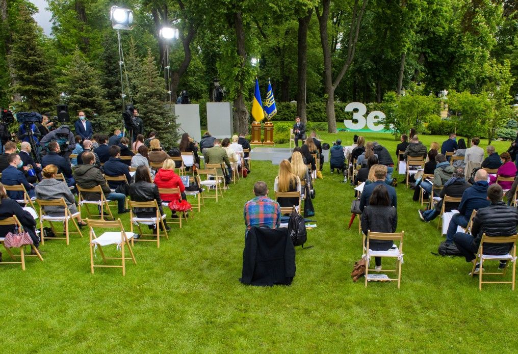 Зеленський відхрестився від слів про «просто перестати стріляти»