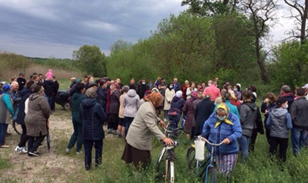На Полтавщині чоловік зняв для Зеленського сюжет про розорення землі сіножатей і пасовиськ