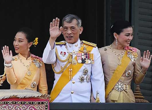 Король Таїланду Рама X орендував цілий готель у Баварії на час карантину