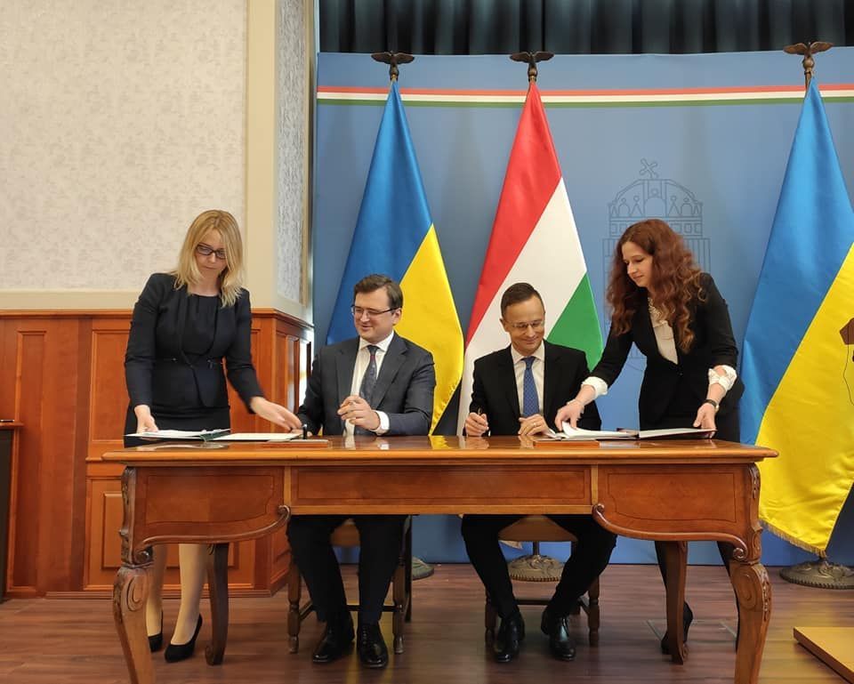 Кулеба дозволить іноземцям в’їзд в Україну