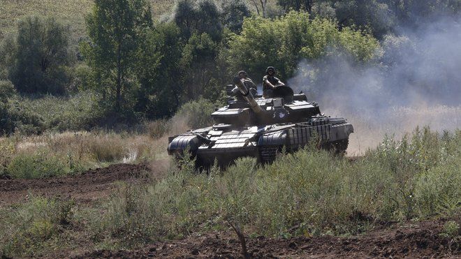 Доба на Донбасі: 16 обстрілів, один поранений