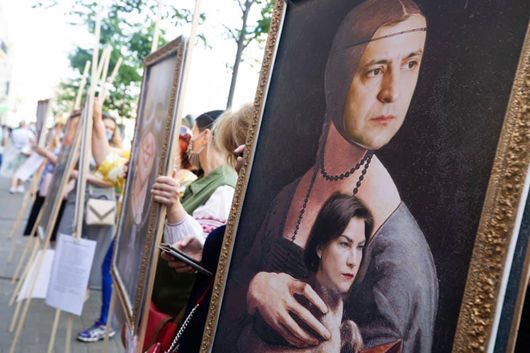 ДБР і офiс генпрокурора у розслідуванні «справ Порошенка» вийшли на рівень «театру абсурду»