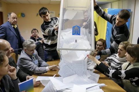 Шмигаль припускає перенесення місцевих виборів через коронавірус