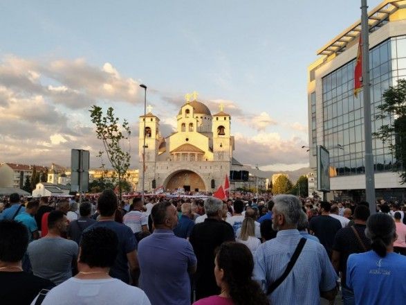 Церковні протести у Чорногорії: поліція затримала двох священників сербської церкви