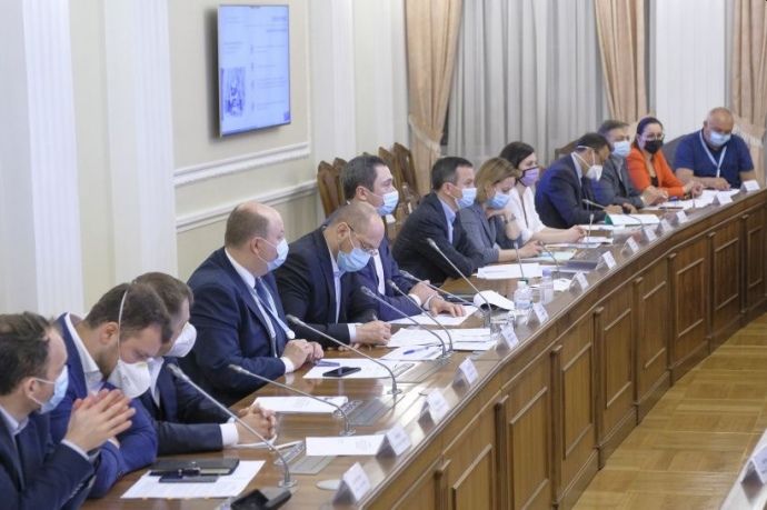 В уряді хочуть скасувати носіння маски на вулицях