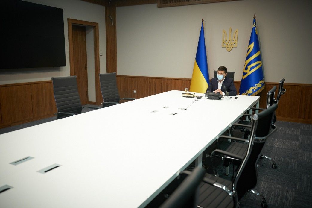Зеленський мечеться і не знає яких «царських генералів» призначити