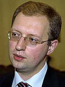 Арсеній Яценюк: Стосунки між Банковою і Кабміном — це не двобій, а державотворчий процес