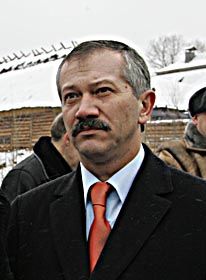 Янукович тримає під подушкою мільярди