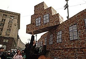 «Кинуті» двічі
