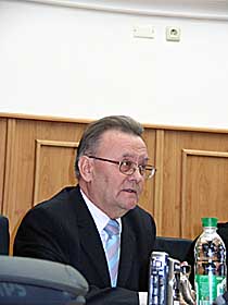 Який тиск вiтається у конституційному «королівстві»