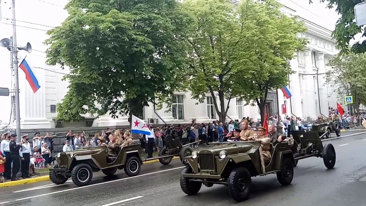 Київ протестує через паради у Криму та ОРДЛО