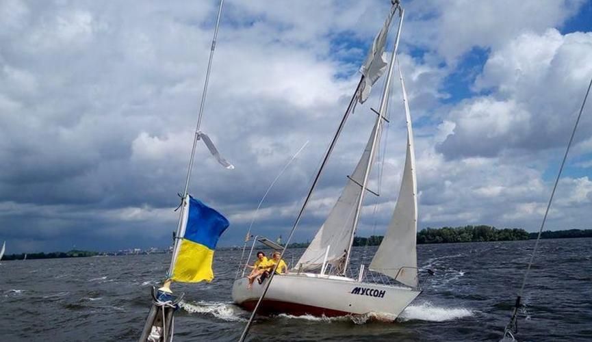 День Конституції: від Дніпра до Одеси традиційно вирушила козацька регата