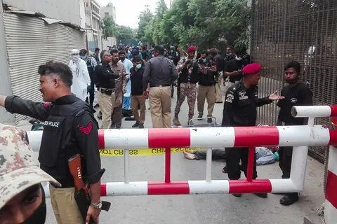 Бойовики напали на найбільшу фондову біржу в Пакистані: 7 загиблих, відео