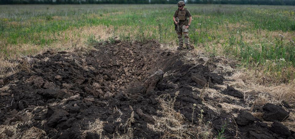 Під Верхньоторецьким гатили з мінометів: травмовано захисника України