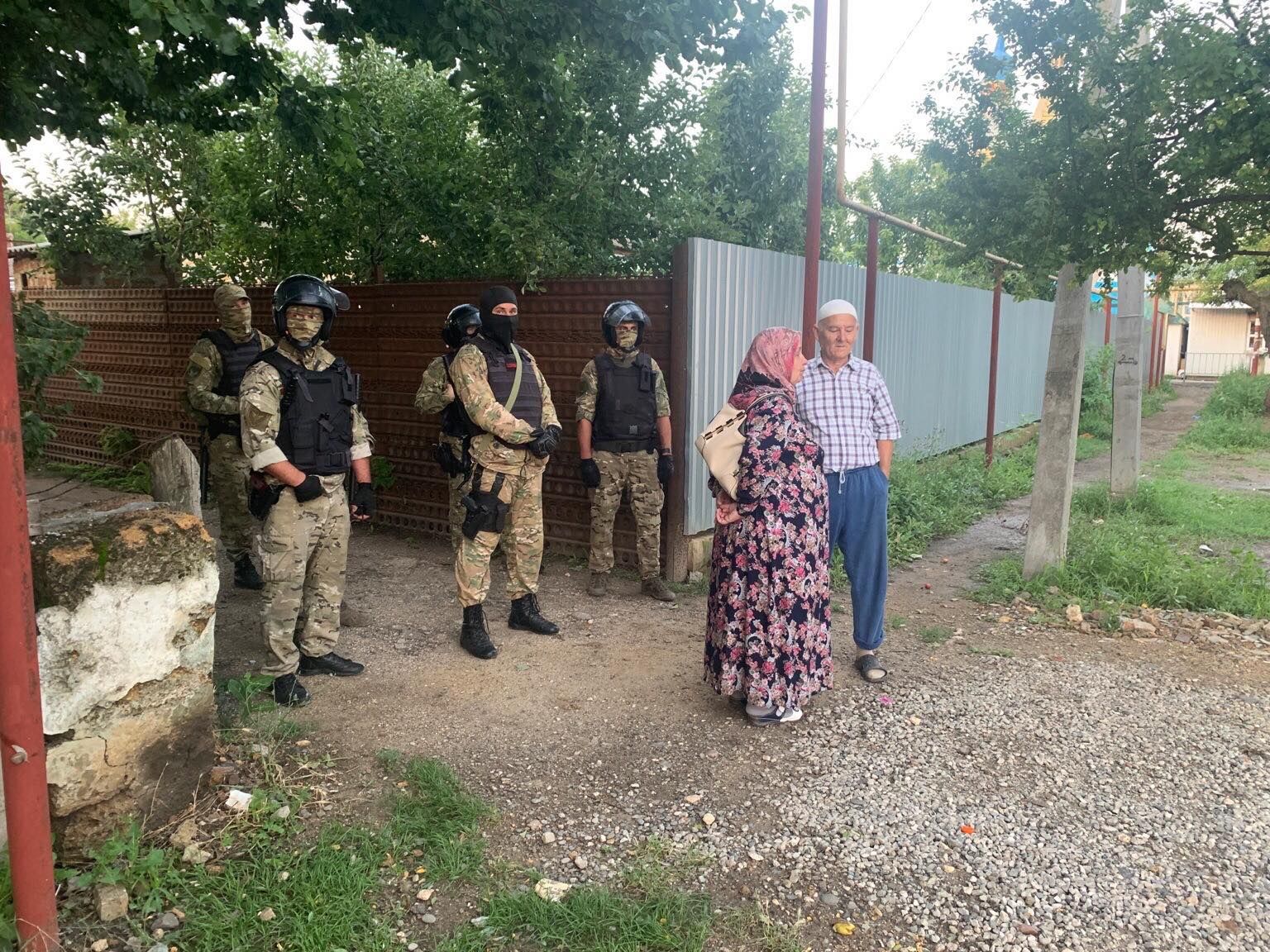 Окупанти обшукали кримських татар на світанку: 6 осіб затримано