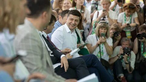 Зеленський хоче налагодити відносини зі «Слугами народу»