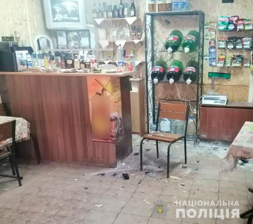 У Полтаві закидали петардами два кафе