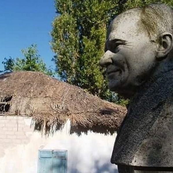 На Херсонщині помешкання-музей Остапа Вишні розберуть і заново складуть