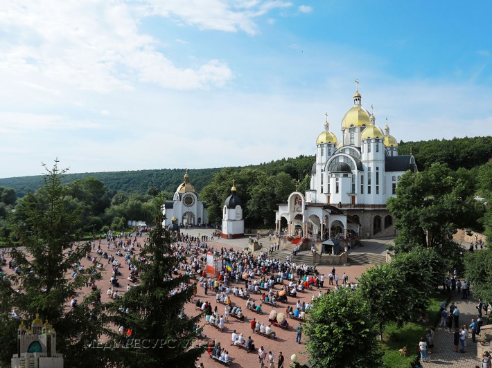З поправкою на коронавірус: ювілейна Всеукраїнська проща у Зарваниці пройшла онлайн