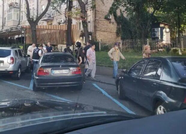 СБУ обшукує «Велюр» Тищенка