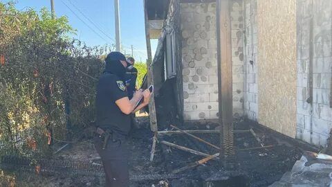 Встигли вибігти після гучного хлопка: мати Шабуніна про підпал будинку
