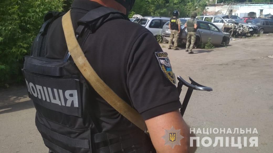 Викрадач авто у Полтаві їде до Києва із заручником полковником Шияном