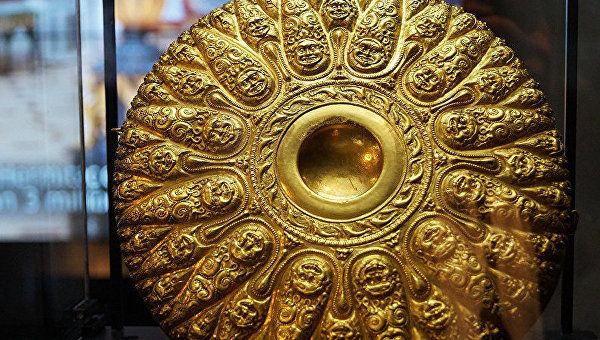 Скіфське золото: Росія штучно затягує процес повернення артефактів Україні
