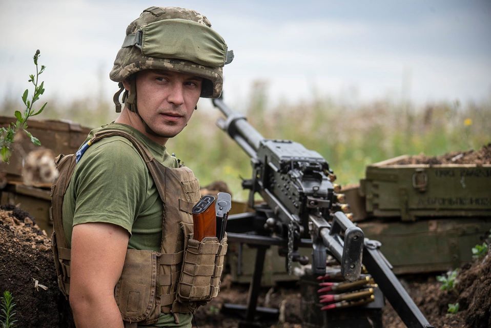 Хомчак доповів Зеленському про поодинокі ворожі обстріли на Донбасі