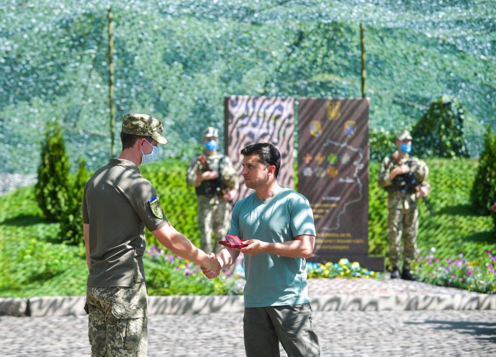 Зеленський на Донбасі не виявив порушень «тиші»