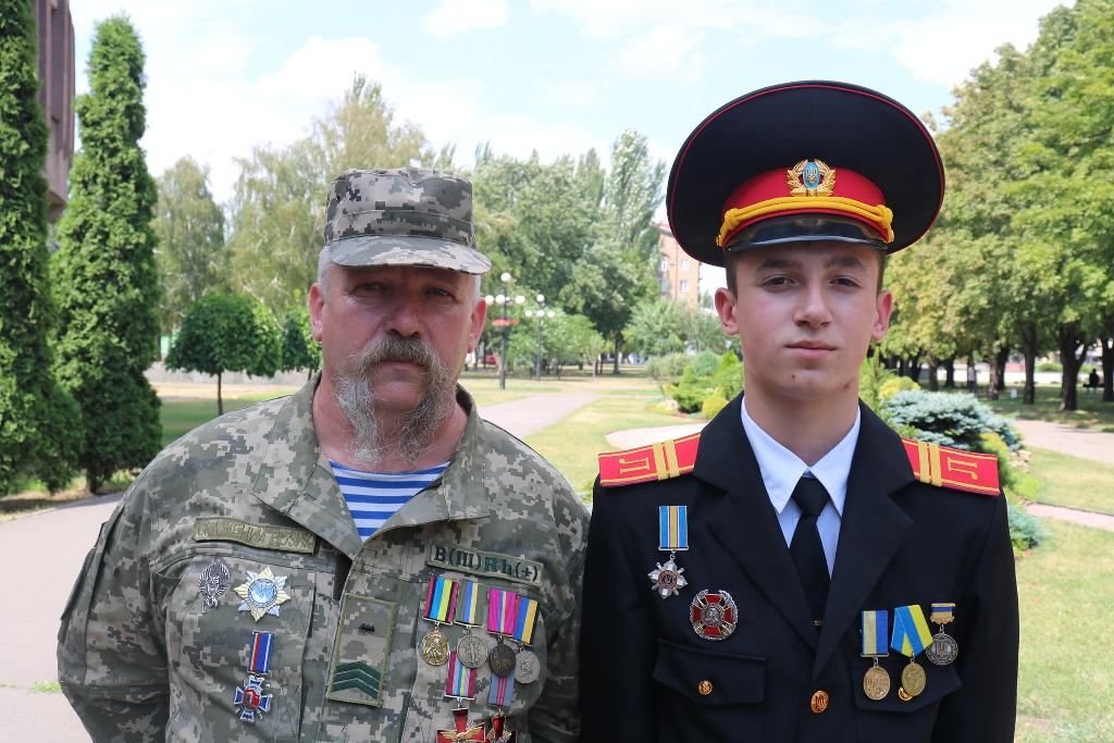 Син розвідника Олександр Гаркуша став наймолодшим кавалером ордена «За мужність», фото