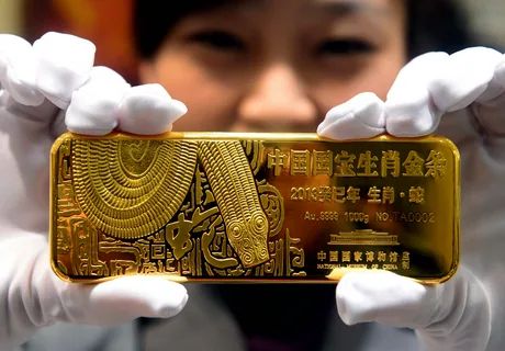 Китайські закони змусили багатіїв Гонконгу вивозити золото з міста