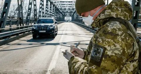 «Червоний список»: Україна скоротила перелік до 70 країн