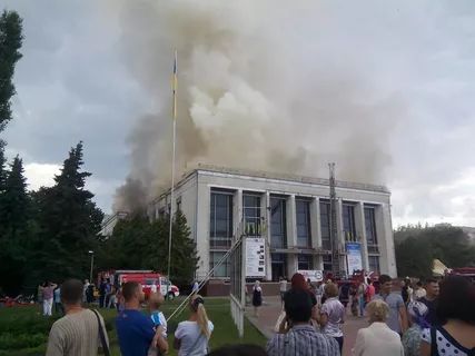 Піар за чужий рахунок: до погорілого Черкаського драмтеатру приписали «Велике будівництво»