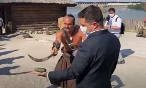 Козаки на Хортиці перевірили Зеленського на хоробрість