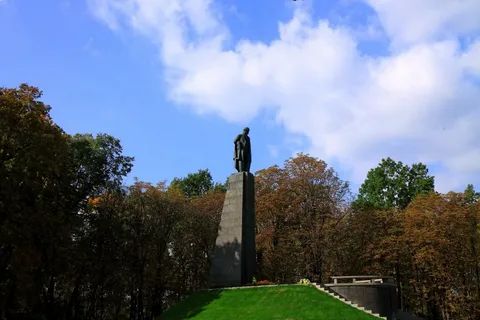 Цей день в історії: у Каневі засновано музей-заповідник «Могила Тараса Шевченка»