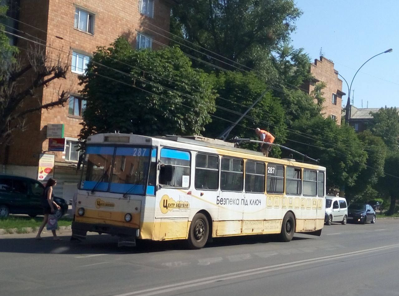 У Чернівцях припинили рух усіх тролейбусів