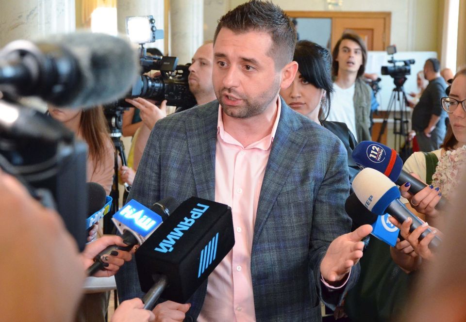 Гроші мають працювати: Арахамія про будівництво доріг за рахунок COVID-фонду