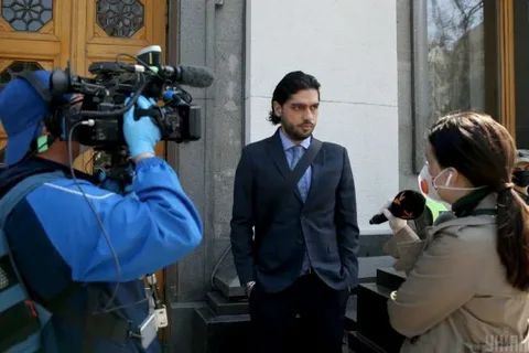 Лерос звинуватив Зеленського в зараженні України