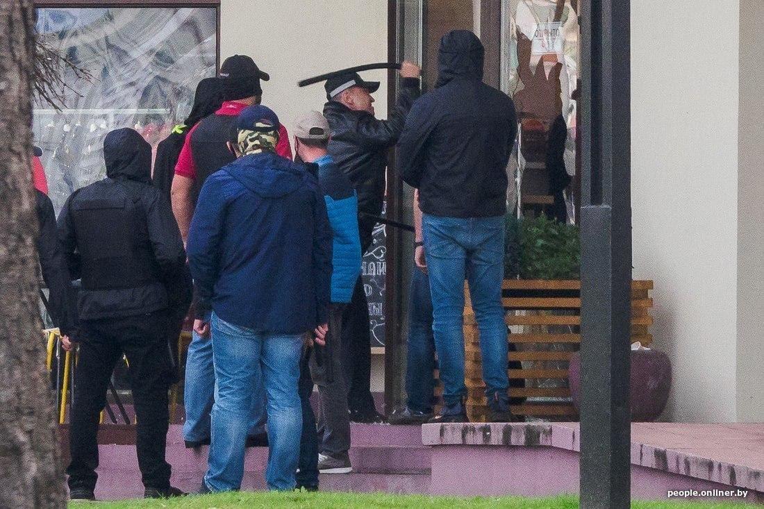 Негода не завадила: у неділю в Мінську зібралося понад сто тисяч протестувальників
