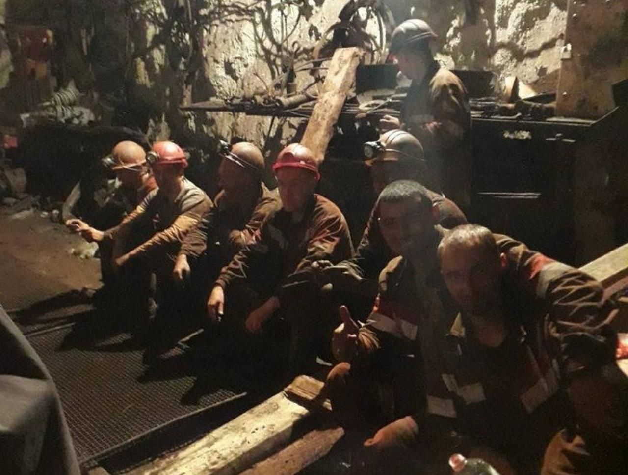 У Кривому Розі протестують під землею 393 шахтарі