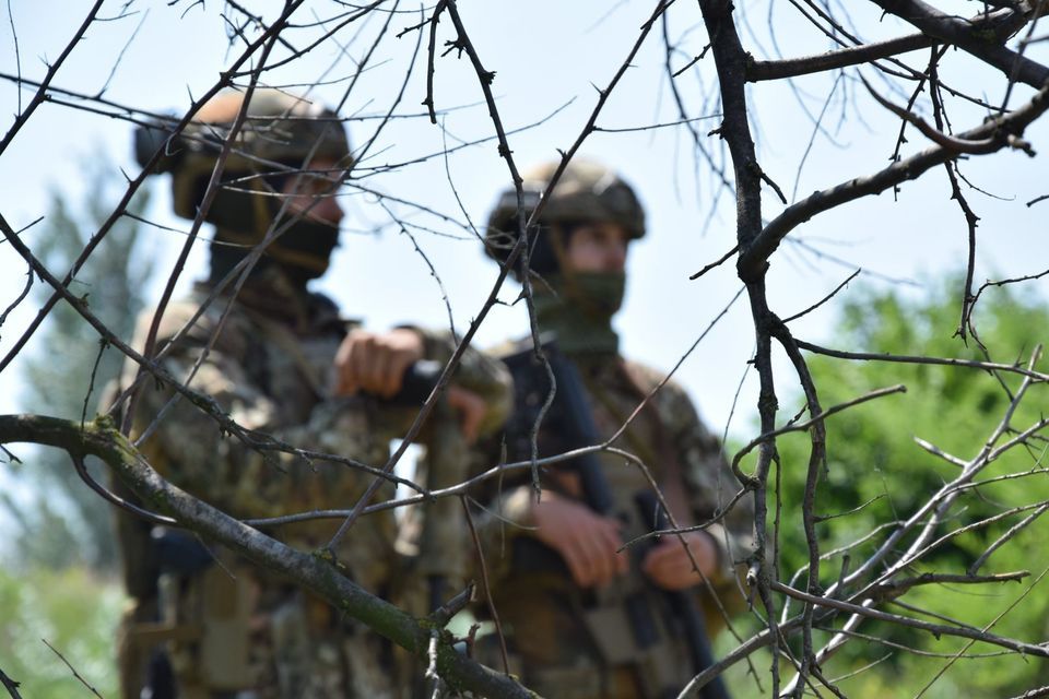 На Донеччині підірвалися на міні двоє захисників України