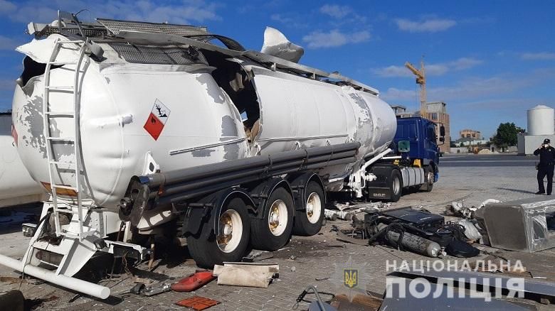 На Дарниці у Києві вибухнула автоцистерна: один загиблий