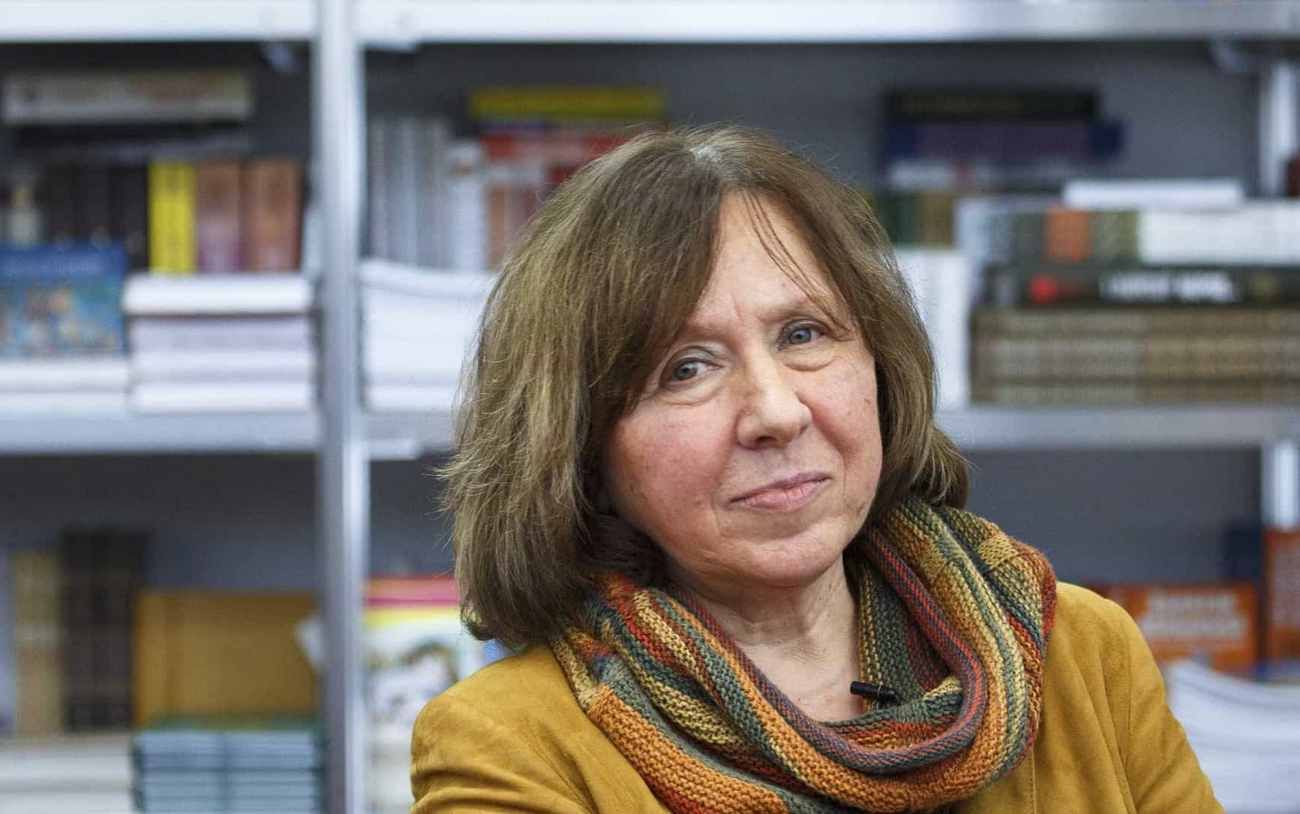 Нобелівський лауреат Алексієвич просить ООН захистити журналістів у Білорусі