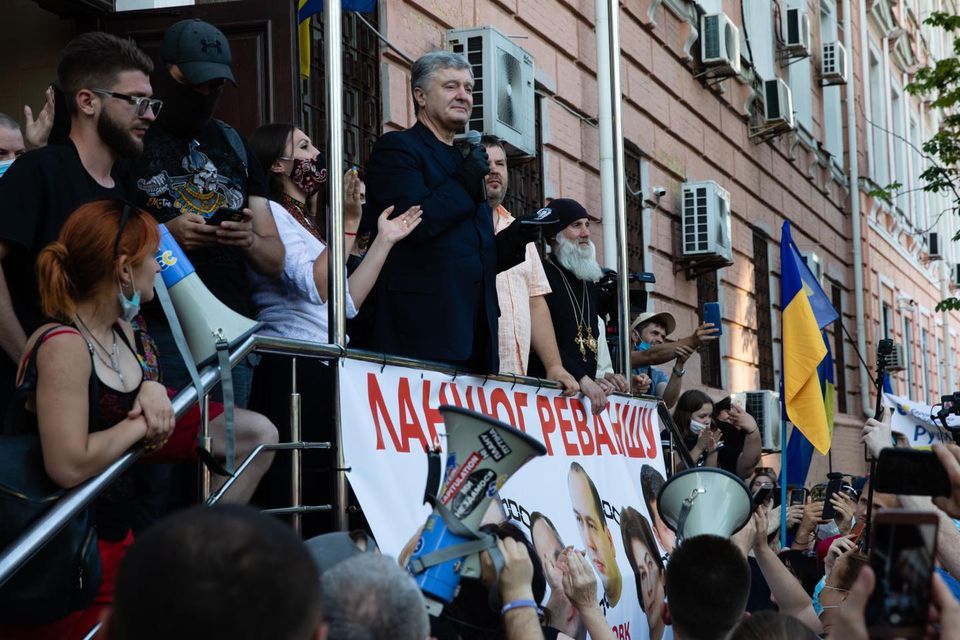 Адвокати Порошенка заявляють про 15 нових справ проти експрезидента