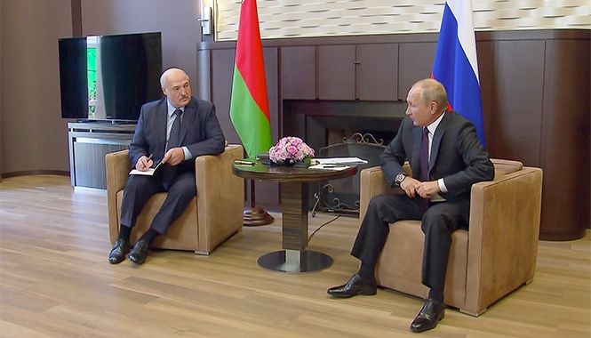 Лукашенко дякує «старшому брату» за кредит у 1,5 млрд доларів