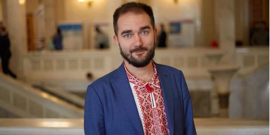 Олександру Юрченку вручили підозру і виключили з фракції «Слуги народу»